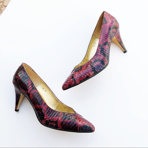 VINTAGE Snakeskin Reptile Pointy Toe Pumps - Picture 4 of 8
